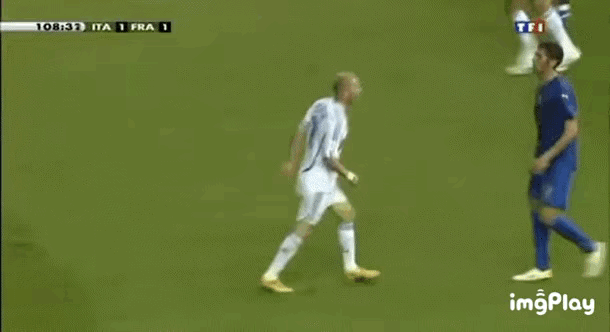 有球迷说，当年马特拉齐使用计谋诱导齐达内被罚下，拿到那一届的世界杯冠军之后，意大