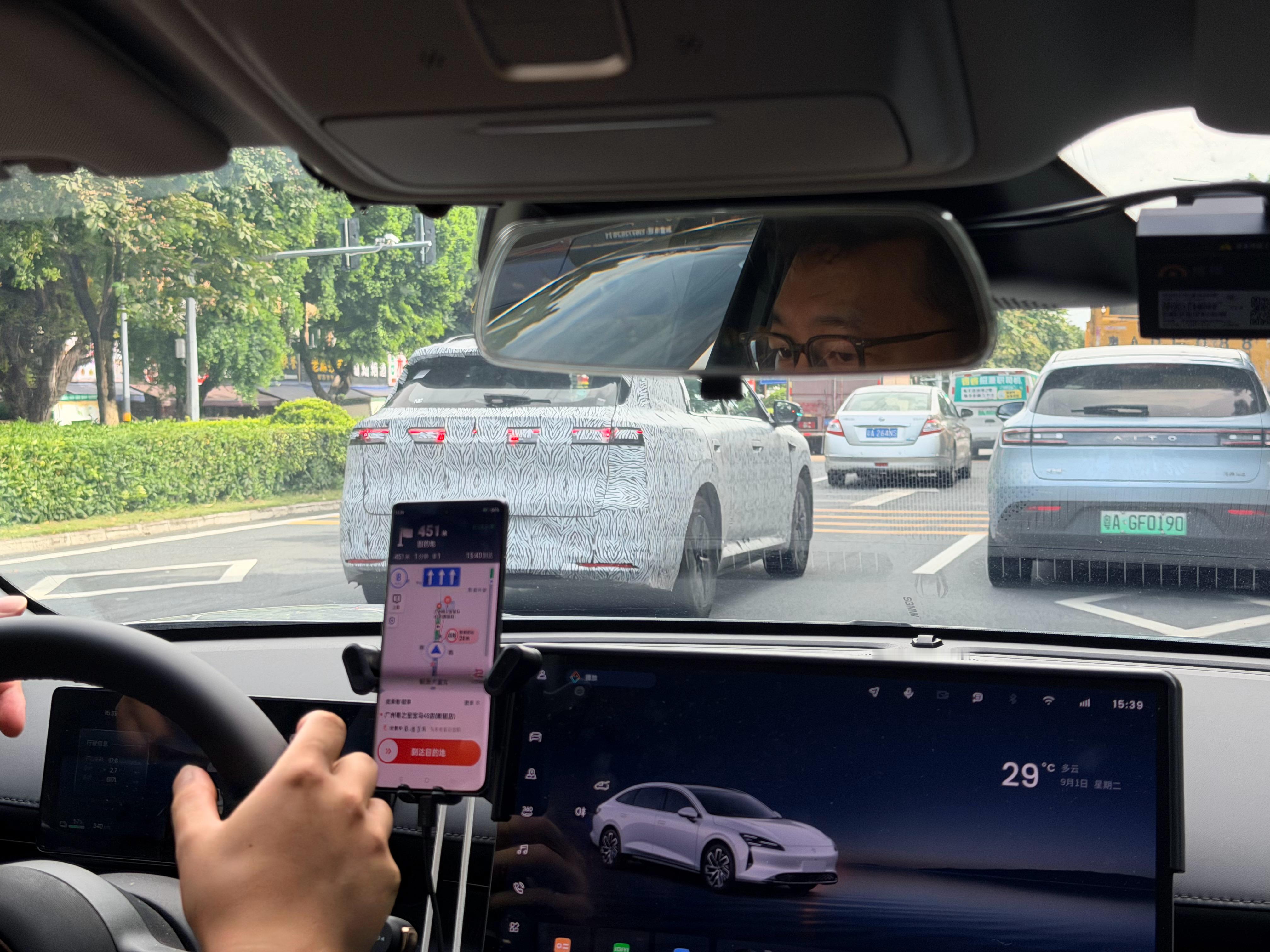 拍到了日产NX8，门把手换了。大v聊车新能源汽车​​​