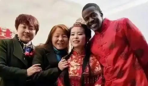 法学界陈枫：加强对外嫁女性的管理已经刻不容缓，他建议，只要中国女孩嫁给老外，必须
