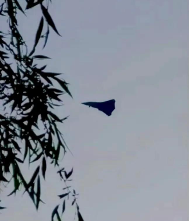 本以为南北各一款六代机已经是蓝星天花板了，结果中国第三款六代机也亮相了，直接把美