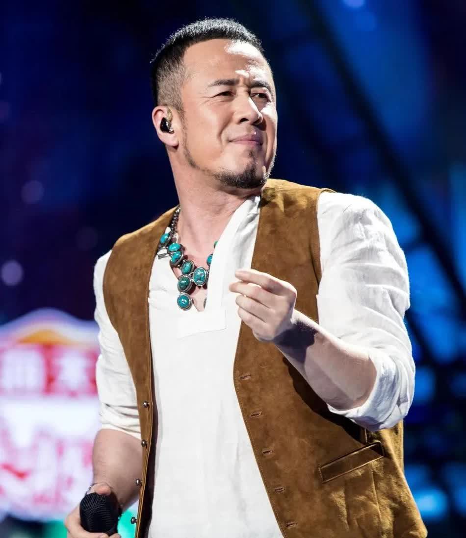 要说中国音乐歌坛从古至今，被大家伙儿疯狂耻笑、各种丑化嘲弄，还一直这么“反胃”的