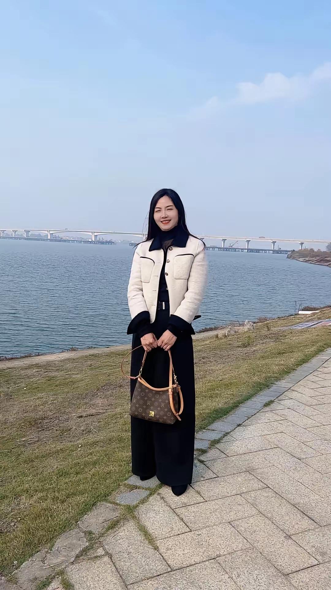 海边走走，蓝天白云，还有大海。海边风景随手拍海边自然美景海边旅游照