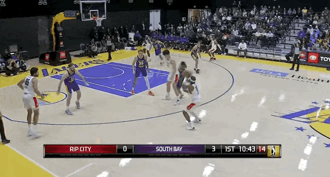 杨瀚森的动作速率确实有点慢，而且是比场上所有人都慢。不过嘛，NBA也有个人挺慢的