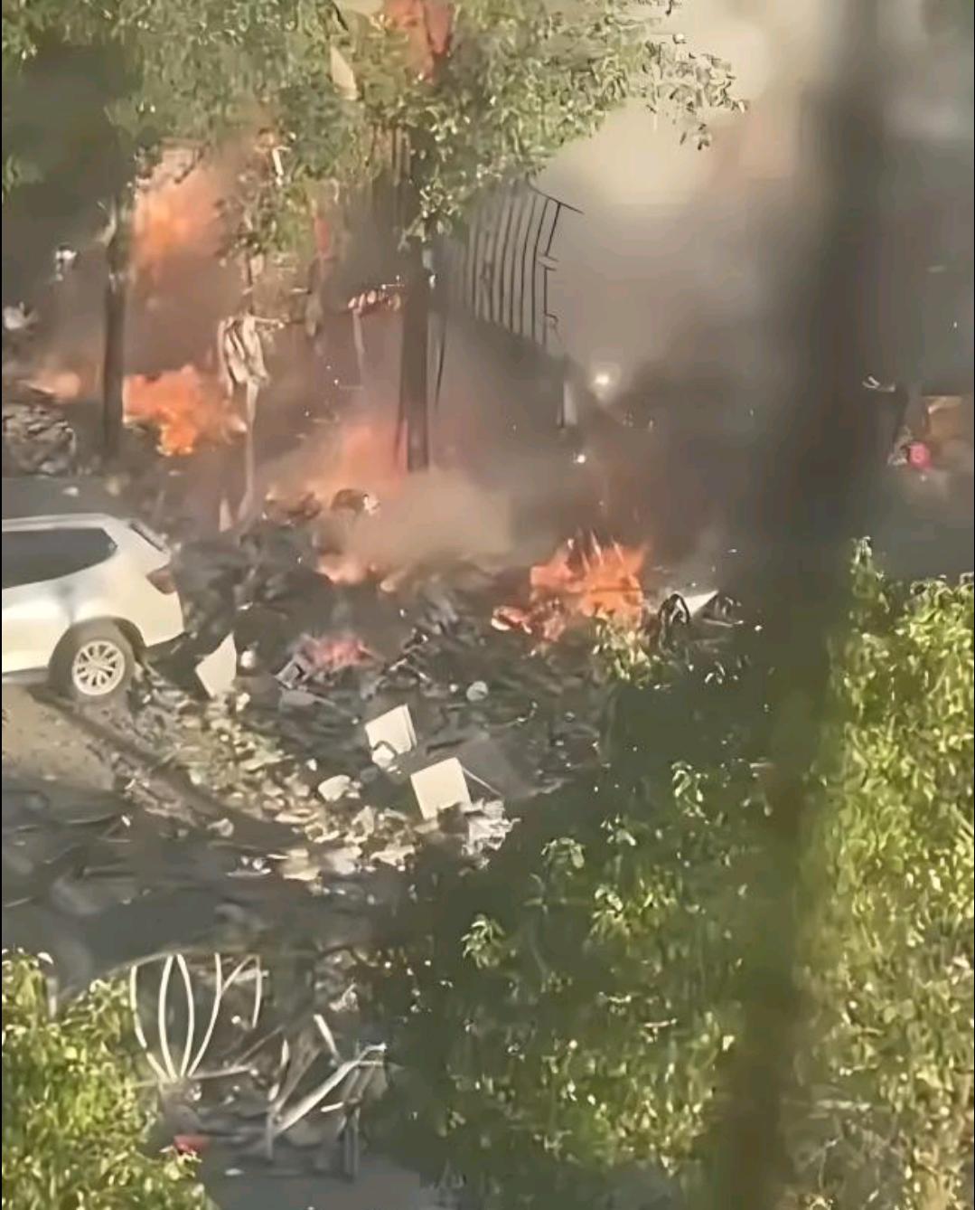 湖南郴州一烟花爆竹零售店发生燃爆11月30日上午，湖南郴州市北湖区同心路一处烟