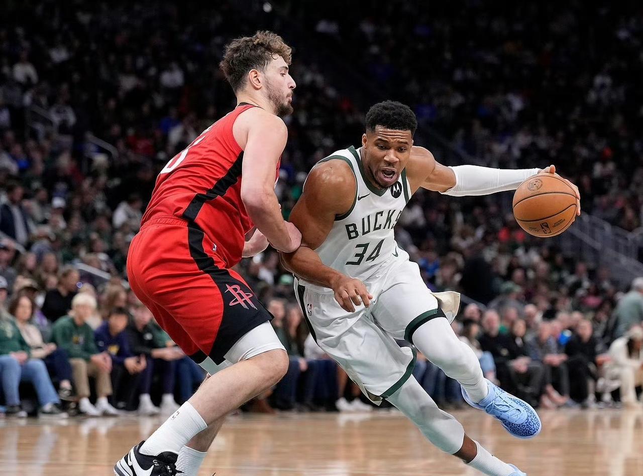 硬气！申京做客ZachLowe节目直面交易流言，直言丝毫不慌。靠实力站稳脚跟