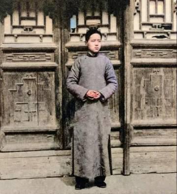 1938年，孔子第七十七代嫡孙，世袭“衍圣公”孔德成，一张珍贵的老照片。 
