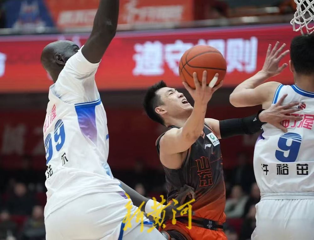 山东男篮99: 75战胜宁波男篮, 高诗岩单节打进4记三分球