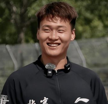 抖音将以直播带货的形式直播CBA。据国内媒体透露，抖音已经获得了CBA的版权，但