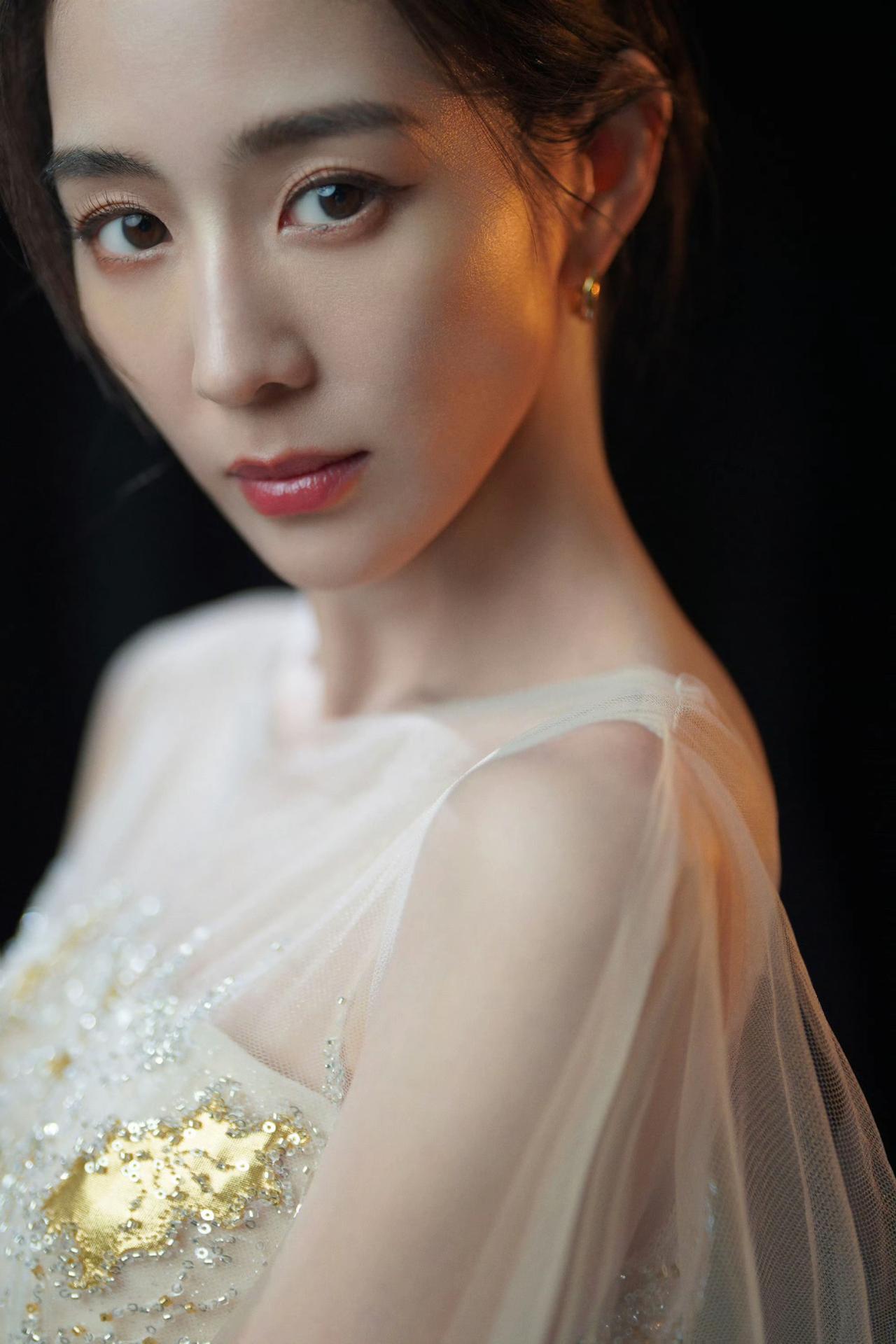 成熟稳重的美女你喜欢吗?成熟美人穿搭写真