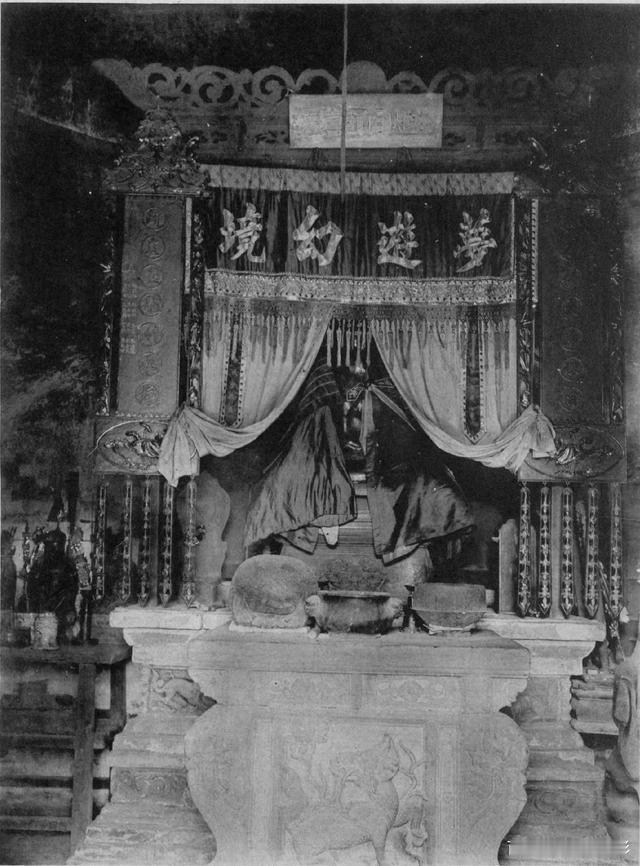 66岁苏轼北归途中为何绕道南华寺？一场拜谒六祖真身后的痛哭，道尽他坎坷一生的挣扎