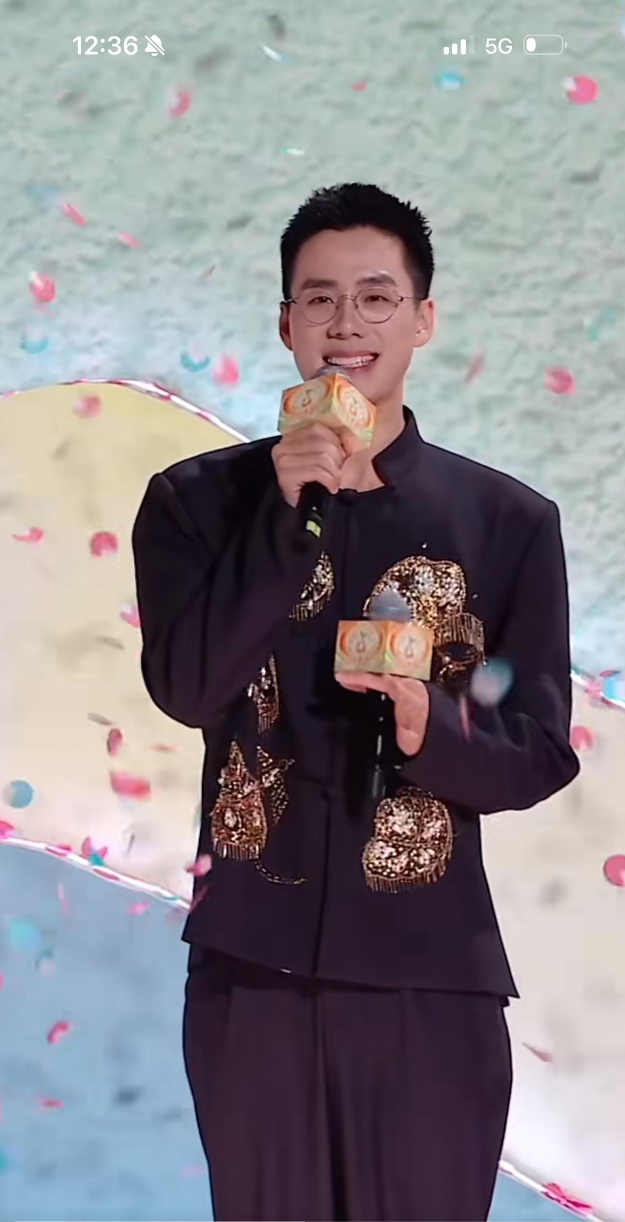 顿顿离职以后受益最大的就是YOYO和明明，但是两人以后的压力也会越来越大。