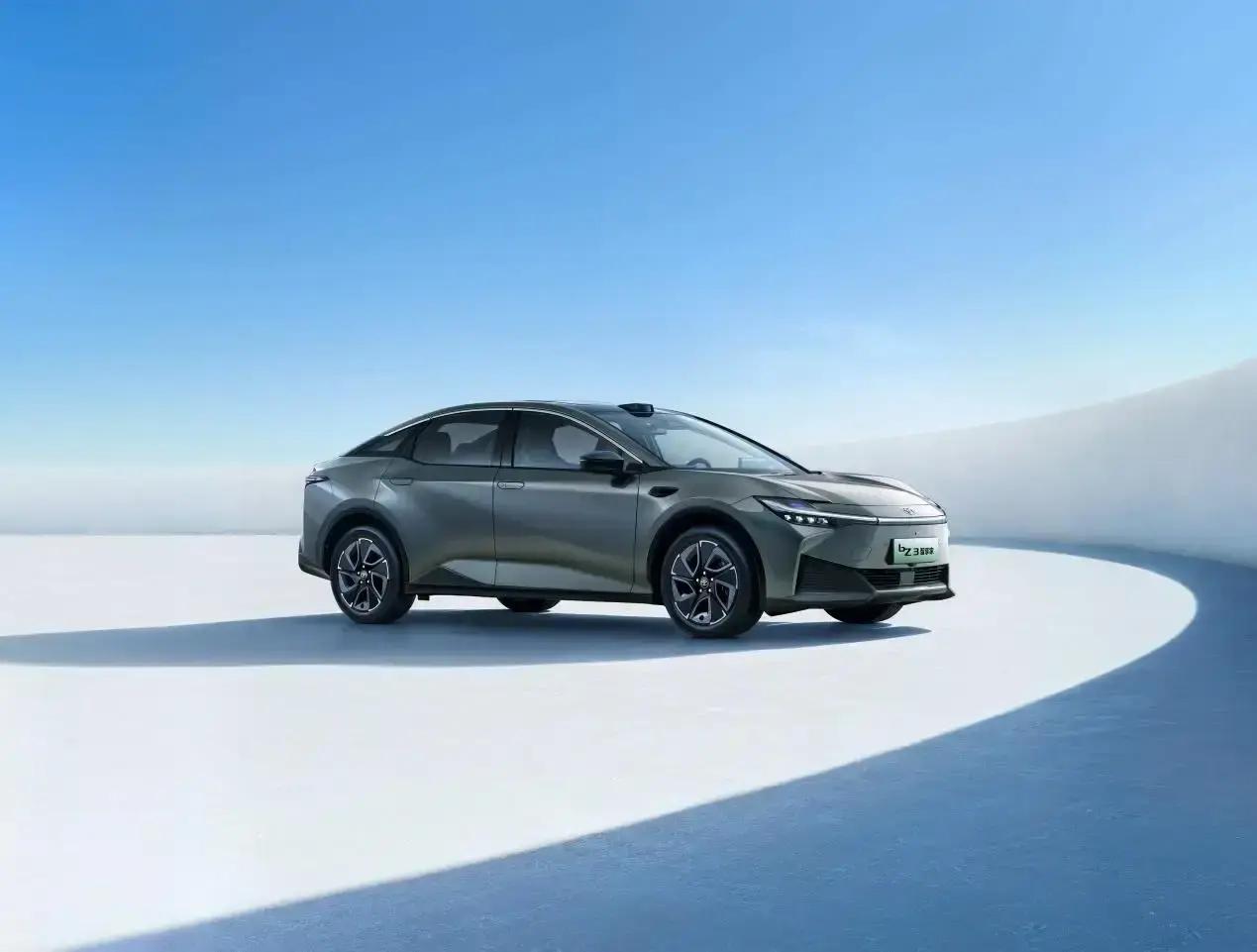 10🌙丰田品质B级纯电家轿9.38万一汽丰田bZ3智享家搭配的是T-pi