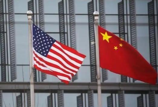 全世界现在都在赌中国和美国到底谁先扛不住。目前的状况是中国有货，美国有钱，但美国