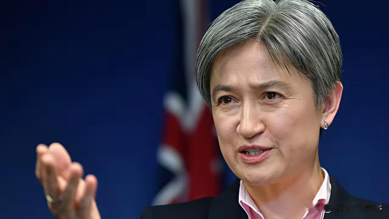 七国凑齐了来，我们一个没跑，大驱贴脸围观，你们敢赶我走？演完戏，澳大利亚转头来敲