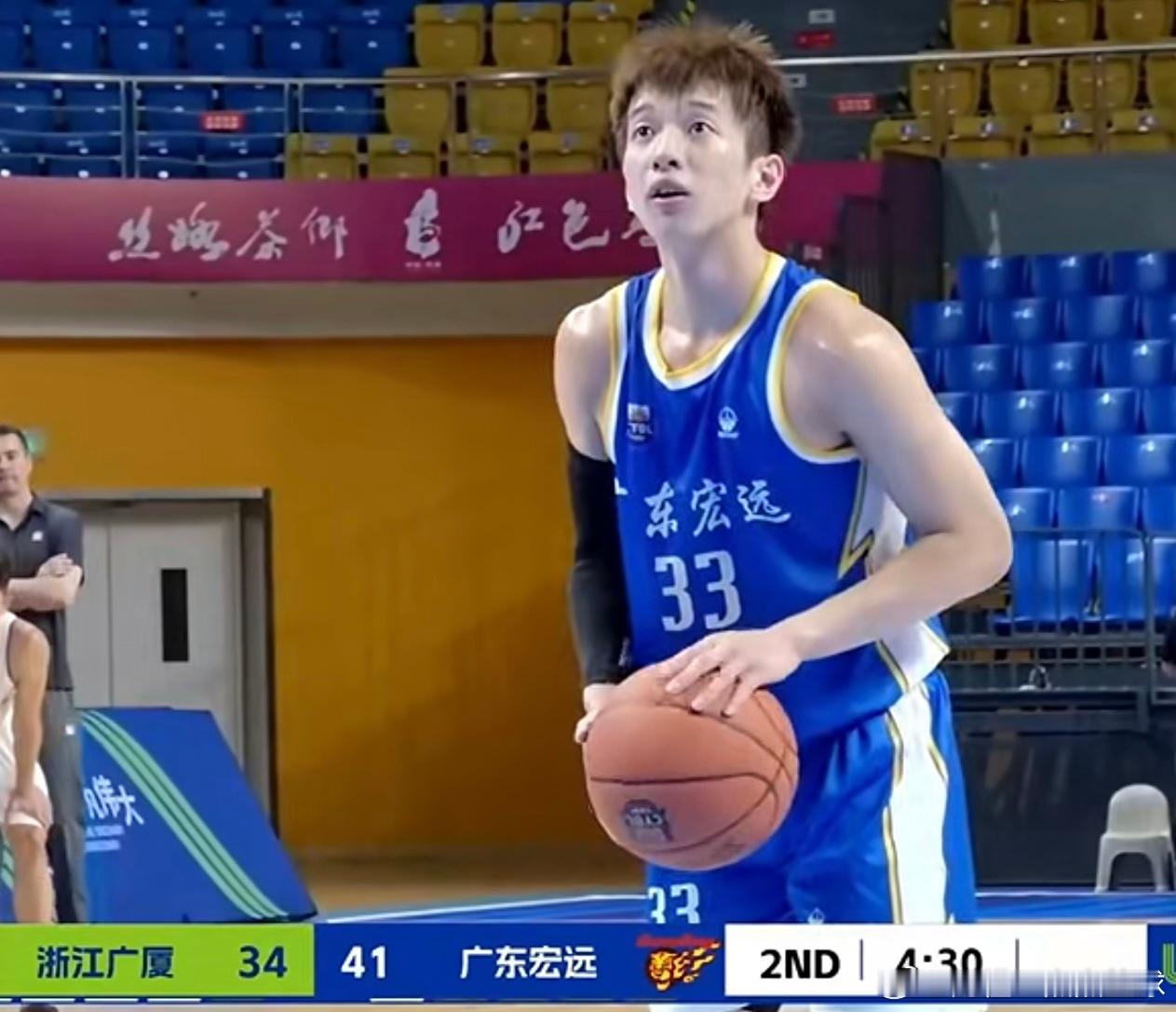 逆风翻盘，广东宏远U21男篮半场完成18分逆转U21青年男篮半决赛迎来焦点对决，