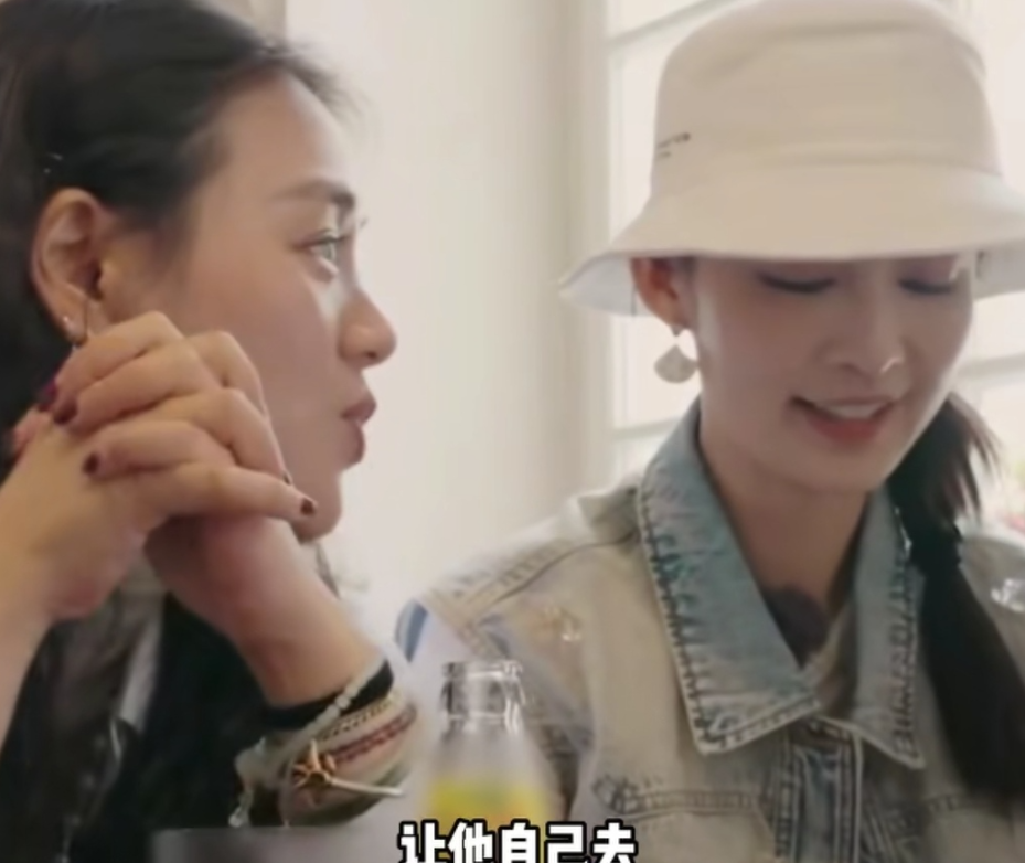 张晚意一直记着李沁欠他100，这记忆力算的明明白白的，张晚意：“欠我一百呢”，李