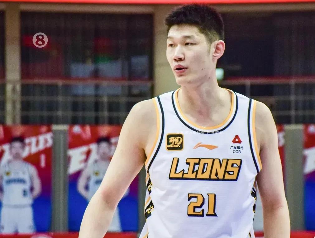 中国男篮在欧洲拉练取得开门红，此二人的表现依旧堪称男篮最强：胡金秋斩获18分10