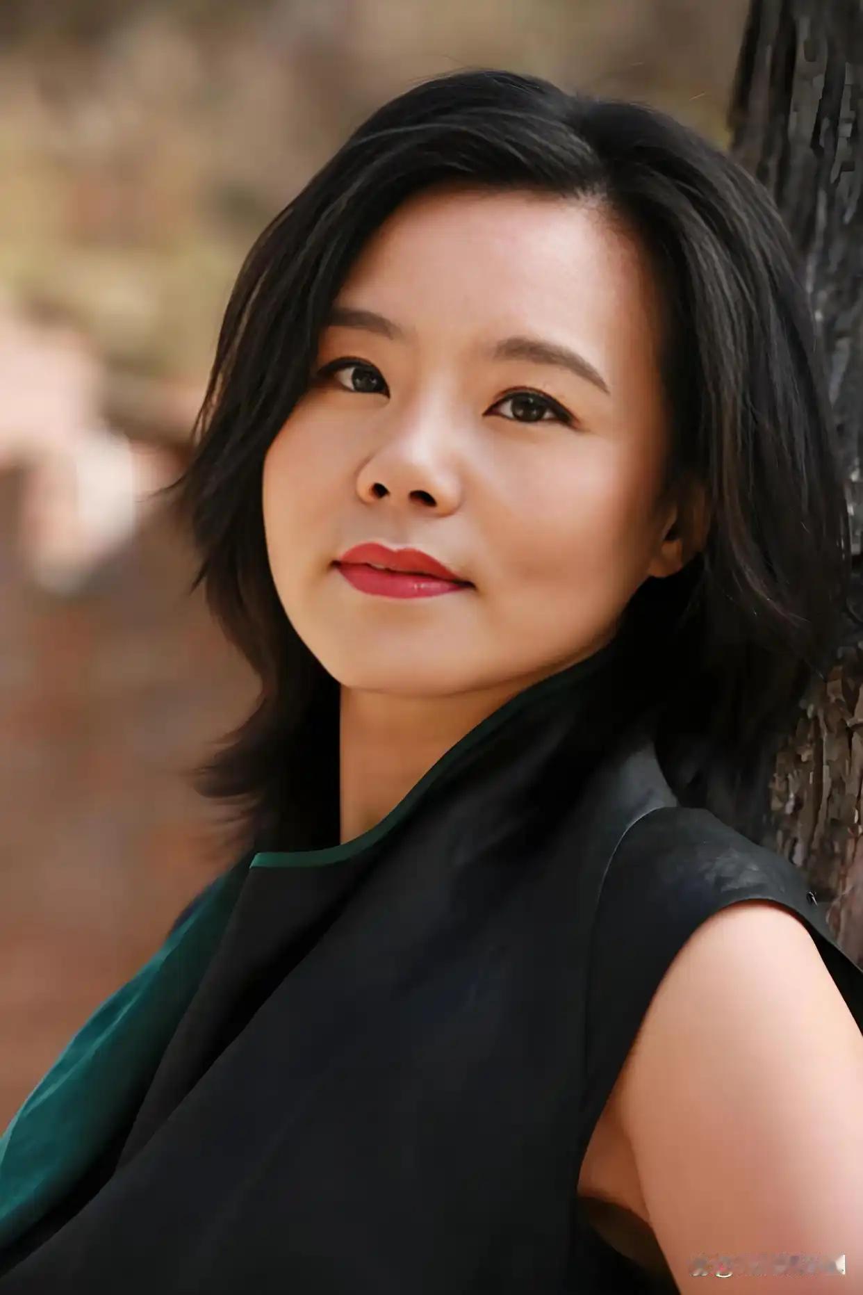 100件礼物，换不回一个变心的人？她含泪反问：你觉得我卑微吗？龚琳娜自曝为挽