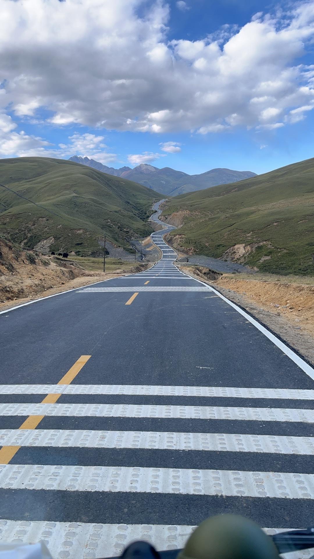 有点疑惑，为什么美国的消费是全世界第一，而且是绝对的第一，他们不过3亿多人口，就