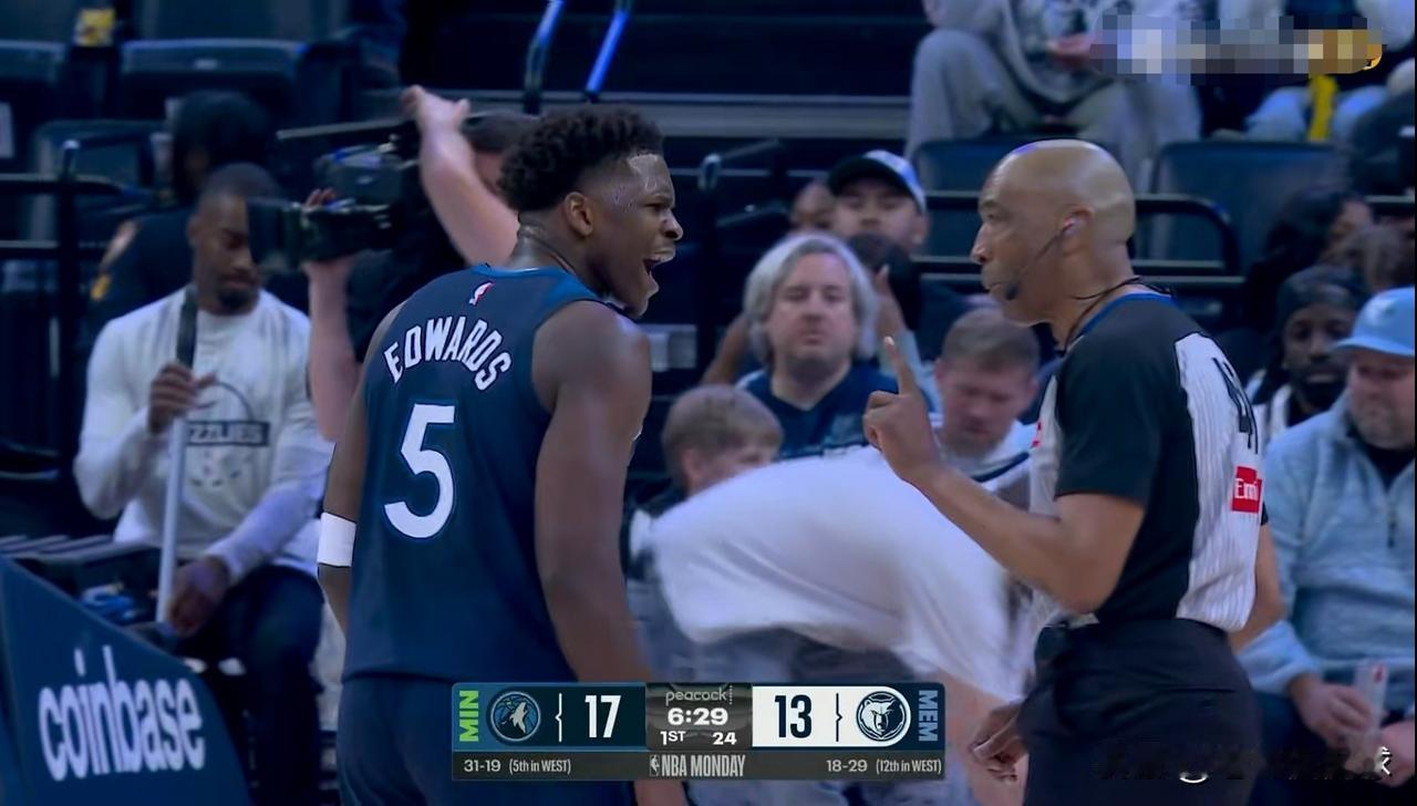 森林狼超级巨星爱德华兹真是有苦说不出！今天森林狼在客场以128：137爆冷不敌灰