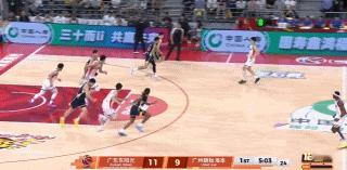 徐杰！徐杰！还是徐杰！！本场比赛，杜锋不敢大意首发了徐杰徐杰也...