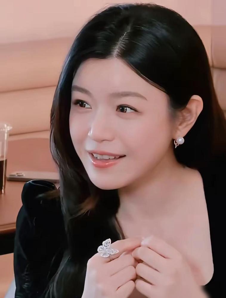 我开始有点理解陈晓了，陈妍希哪里都好，但是有一个特别的缺点要不得，那就是