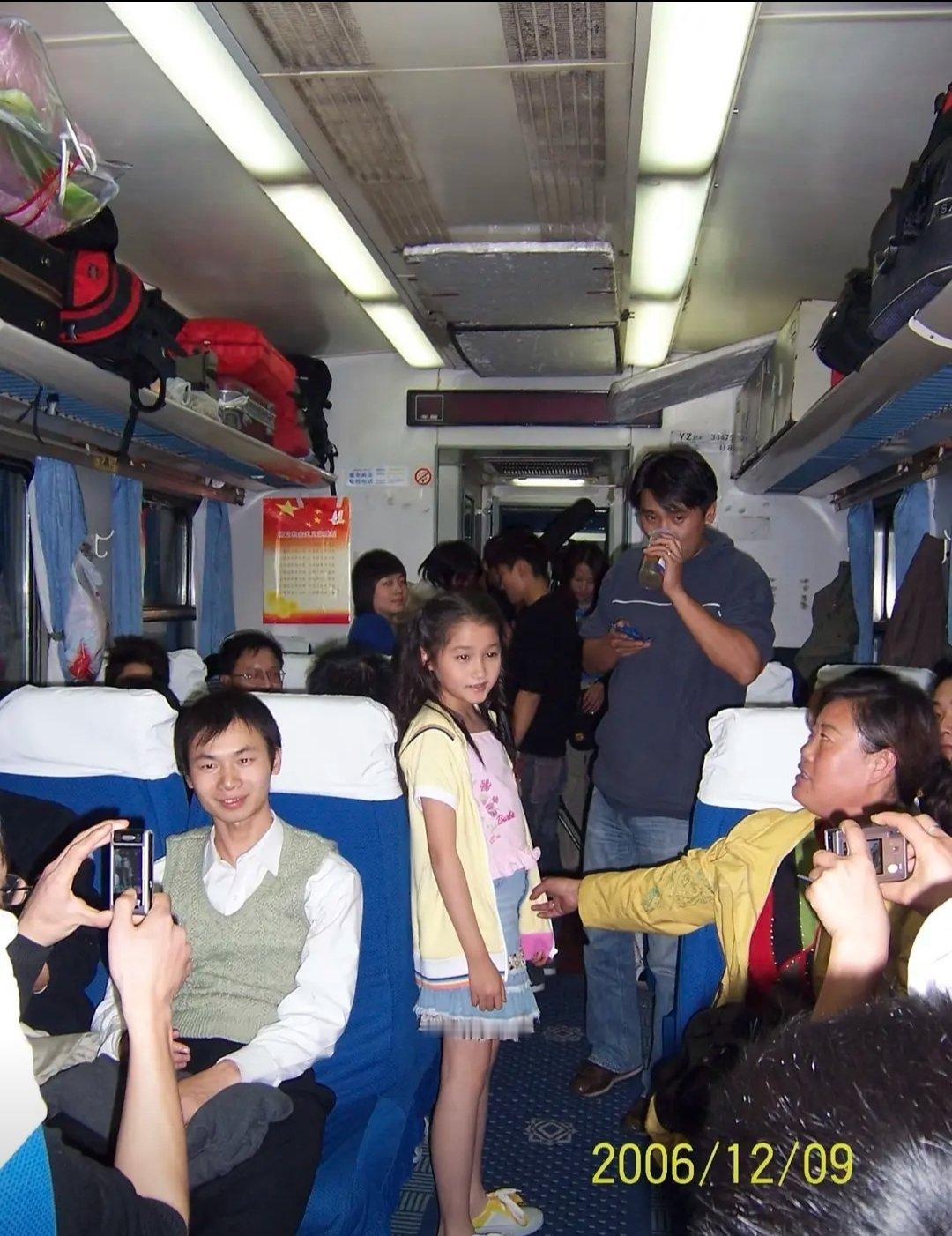 2006年的小关晓彤，完全等比例长大吧