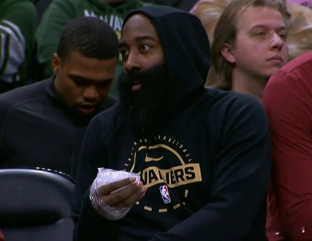 敬业登哥！阿特金森谈哈登：“哈登受伤了。”“他赛前坚持要上场。”“但