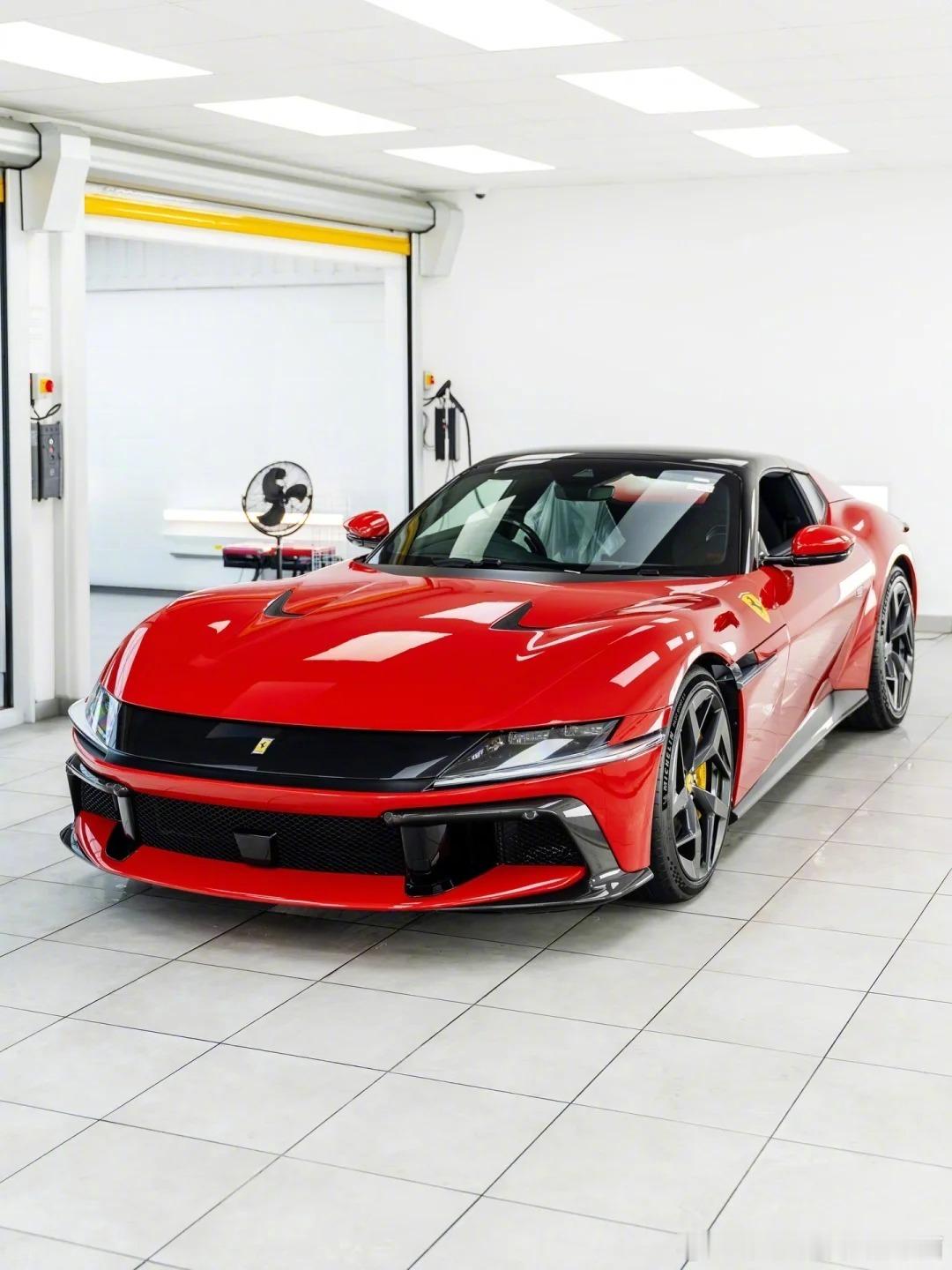 早上好，请锐评一下这辆红色Ferrari12CilindriSpider[y