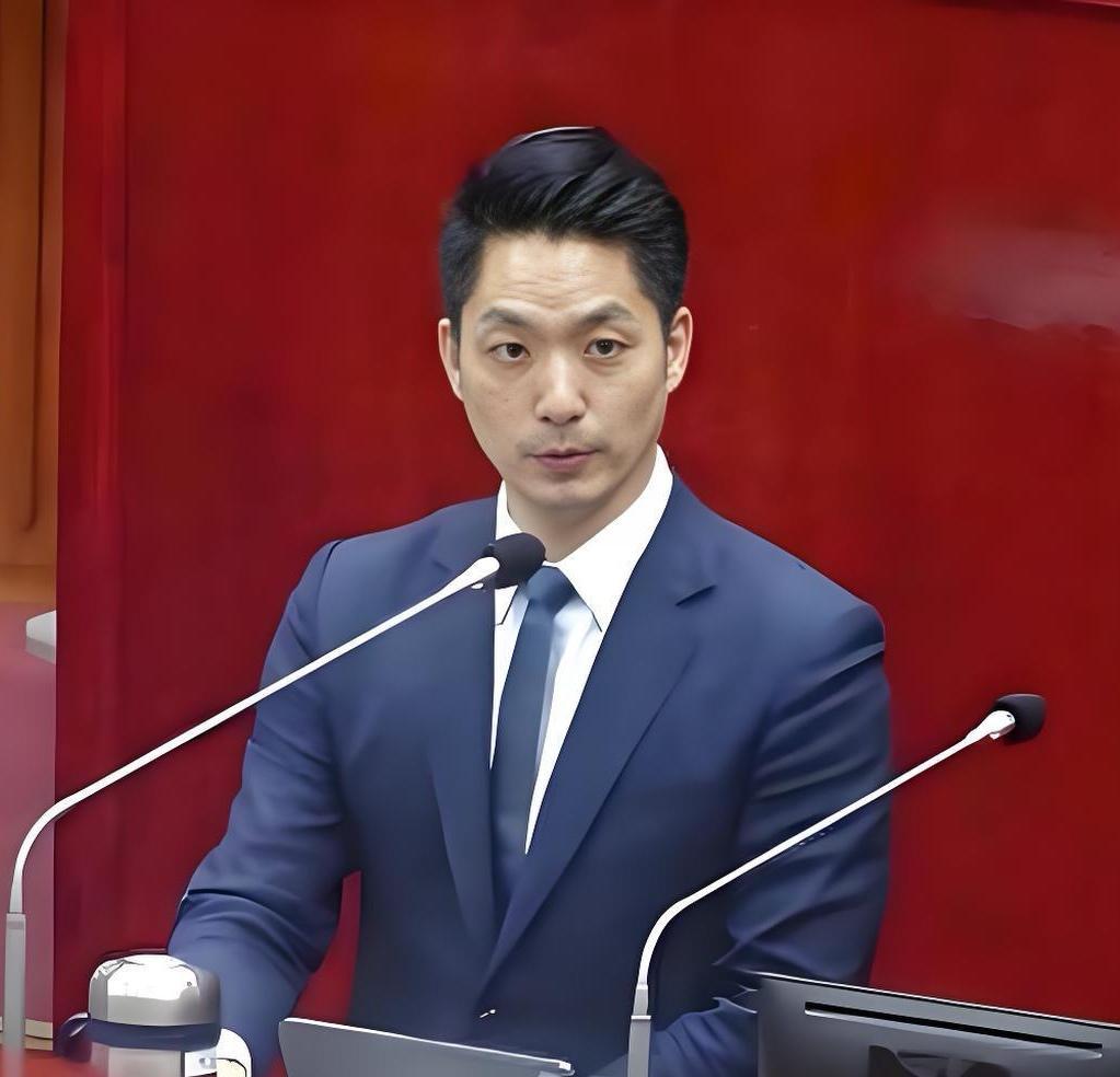 赵本山被杨议点名，这事儿没那么简单。靠踩着前辈上位，这算盘打得我在圈外都听见了