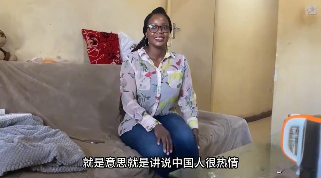 在中国留学八年的非洲老师教英语，一小时收200块，大家居然觉得值！她留学经历