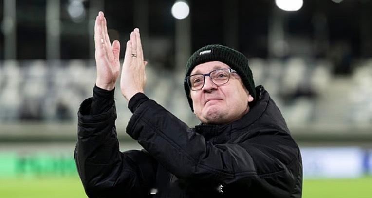 搬运足球情报，给足球爱好者们提供帮助水晶宫VS古比斯1古比斯主帅亚尔科-维斯形容