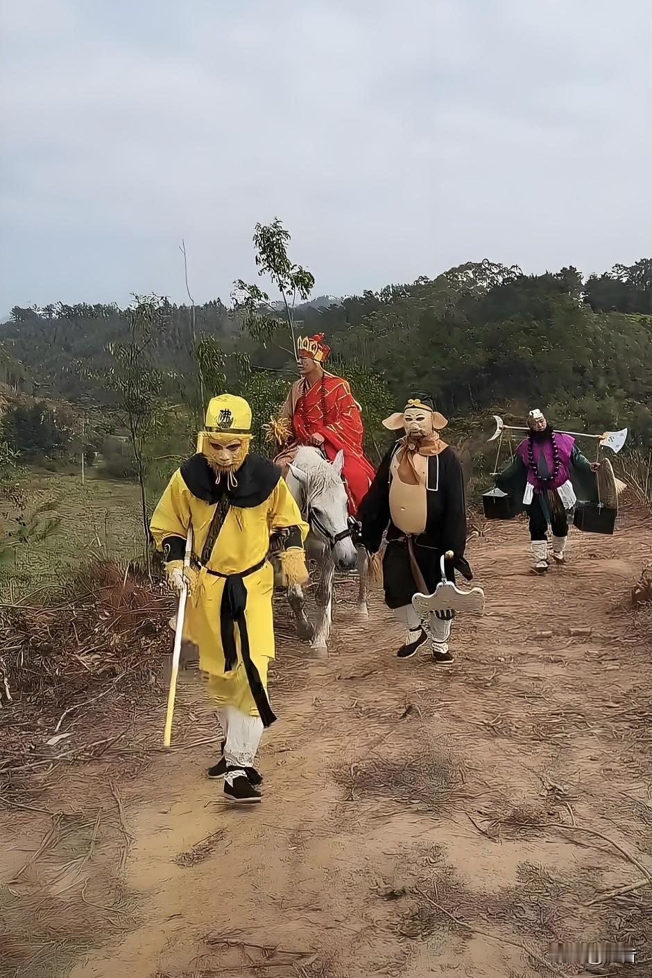 广西这几个人组了一个西游记团队！模仿电视剧西游记一路西行搞直播带货。不得