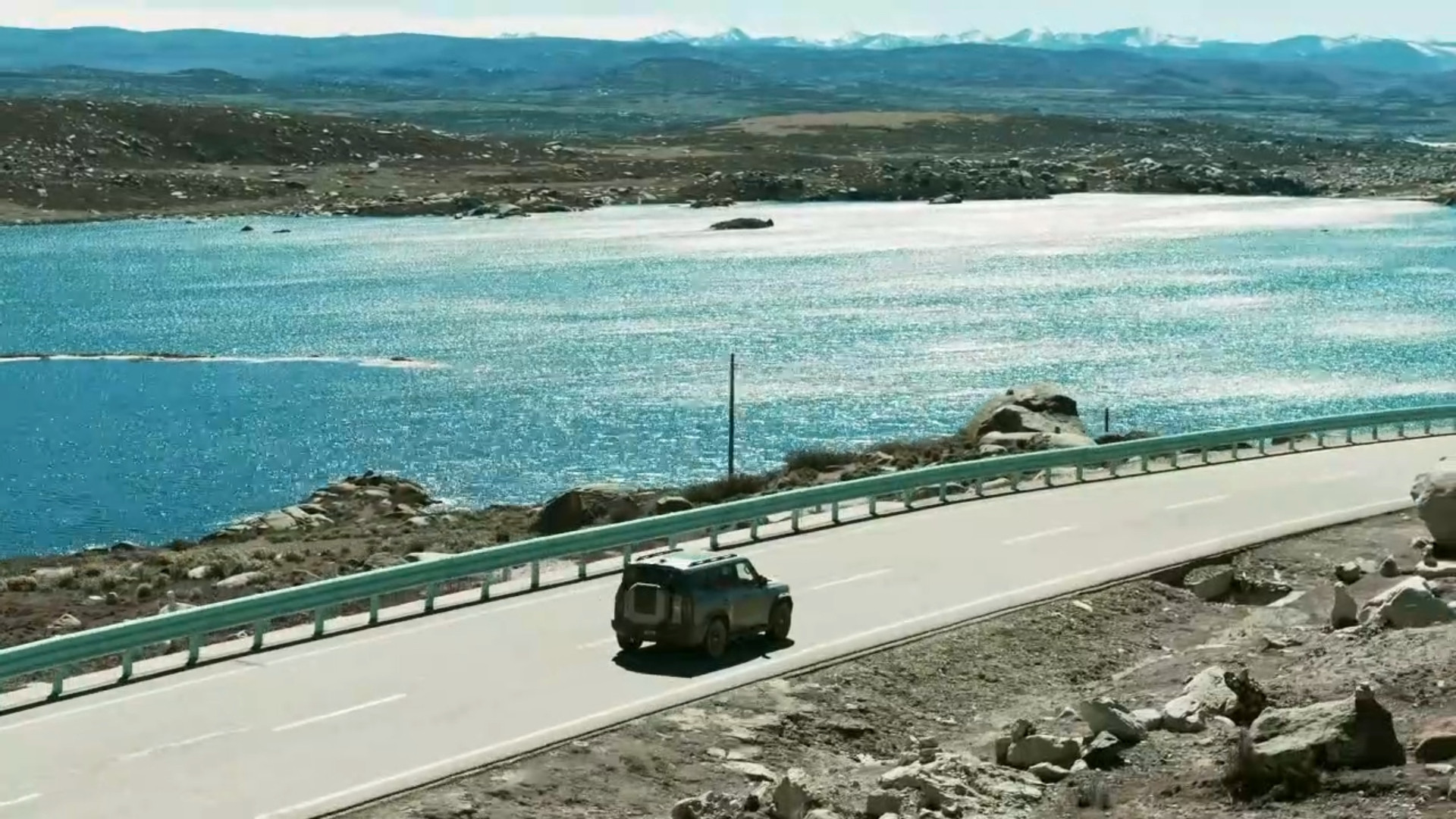 与捷途共赴新年第一缕曙光以旅行见新年中国方盒子全球冠军捷途旅行者，以智能驾控配置