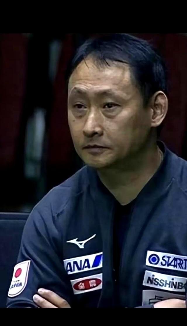 现在全网最憋屈的人，恐怕就得算张本宇了。儿子张本智和输给伊朗老将，勉强还能说得过