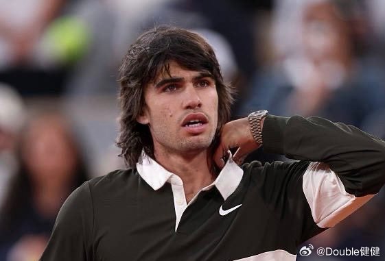 长发的阿尔卡拉斯，你们觉得如何？体育拜大年