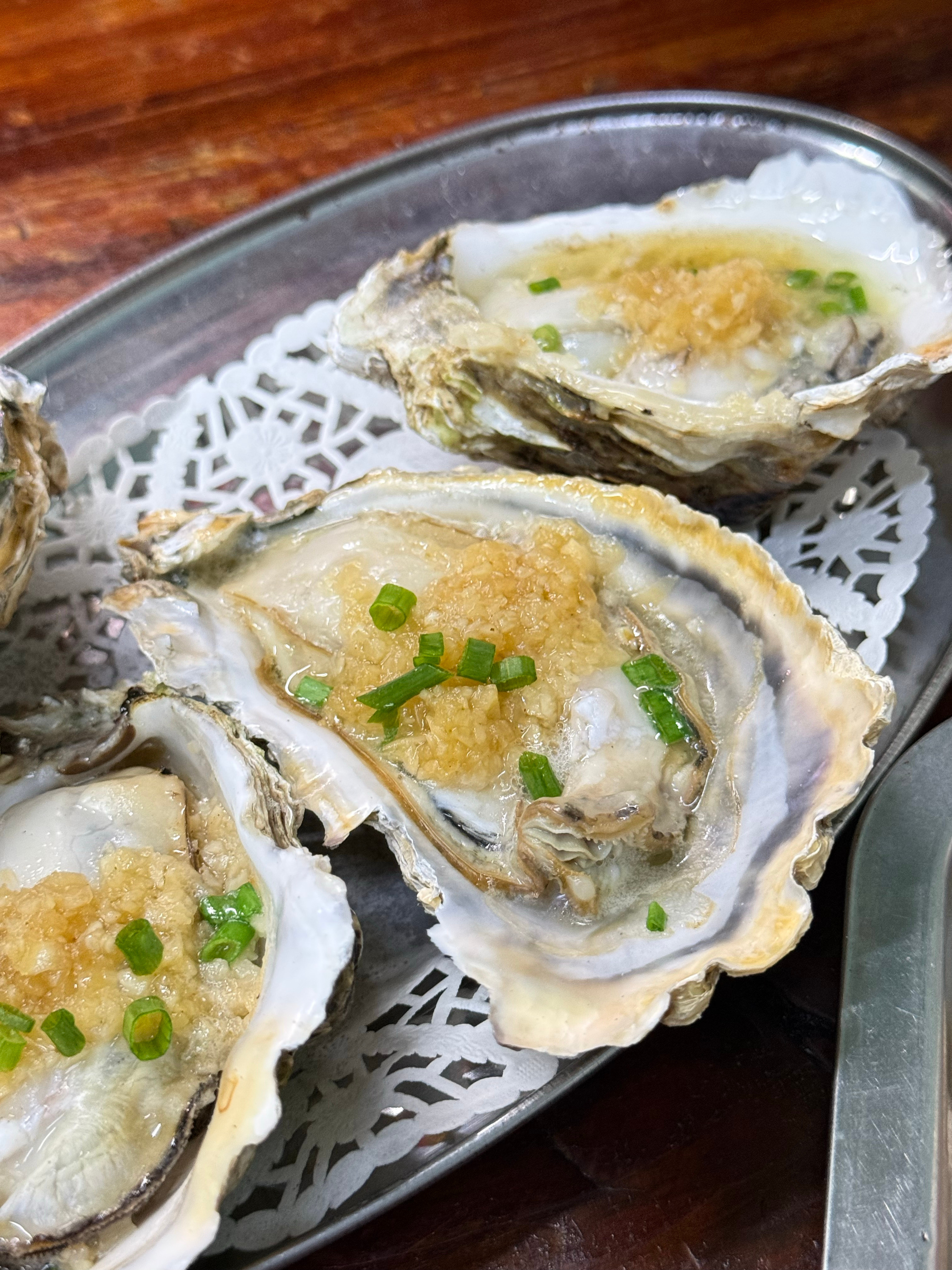 你们晚上吃什么？生蚝小烧烤再配点胡辣汤也是绝了😋