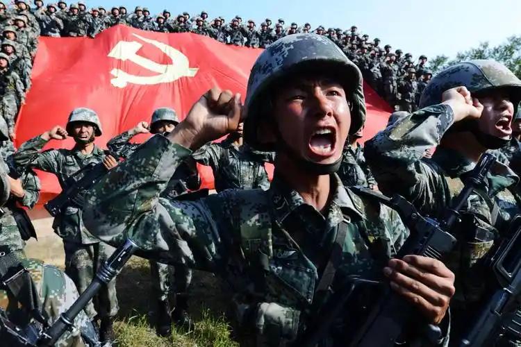 为什么很多发达国家给我们一种经济发达，军事孱弱的感觉？发达国家经济强却看起来