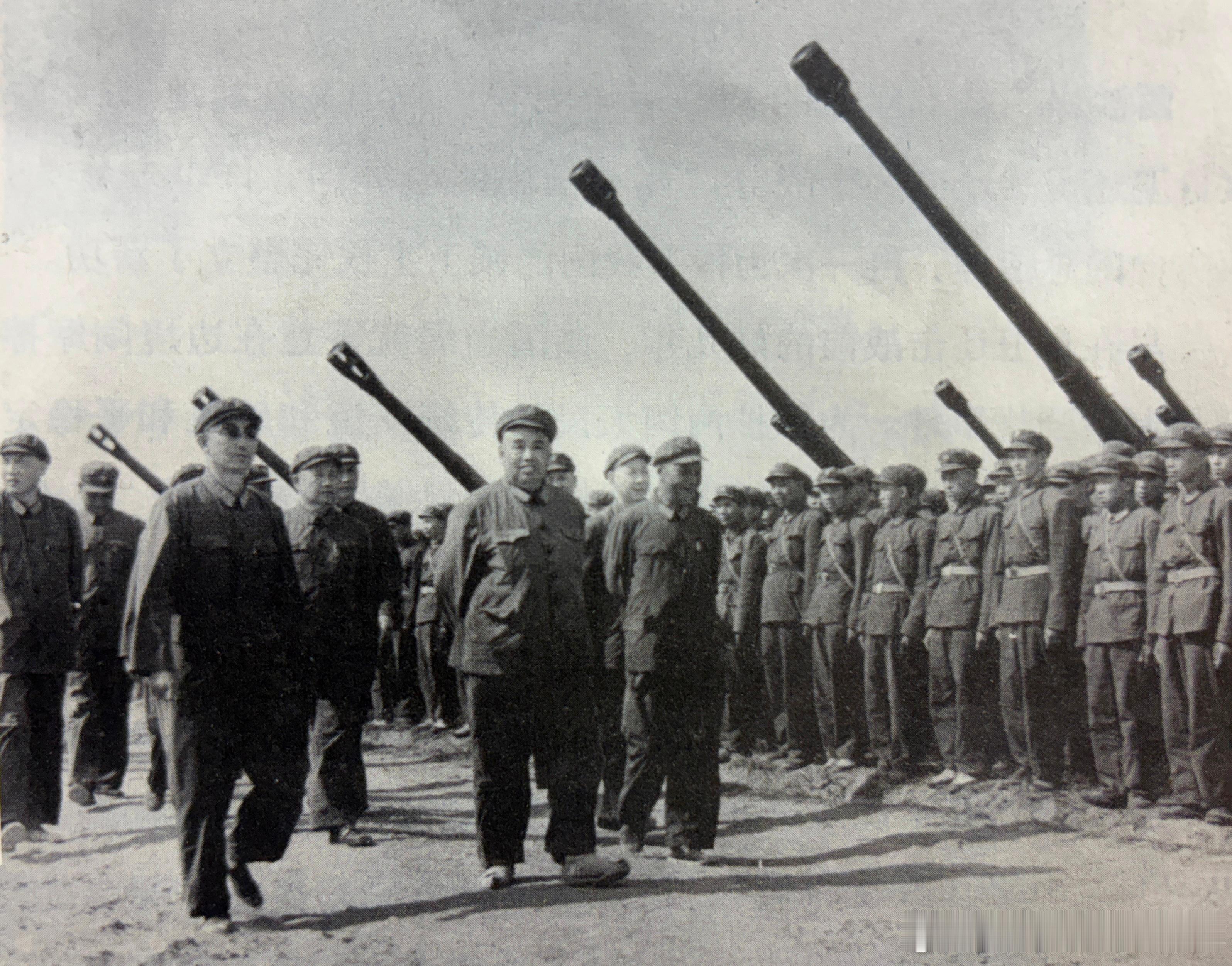 70年代广州军区司令员许世友视察海南军区炮兵部队军事历史全触达​​​