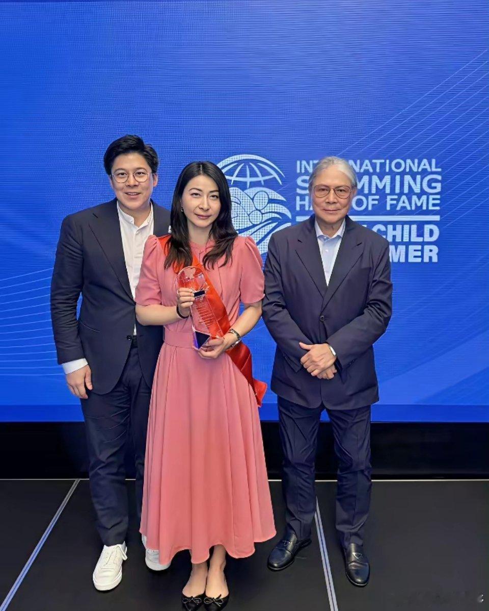 向太说豪门太太基本不幸福，老公在外面有小三小四，离婚也只能净身出户。想起霍家儿媳