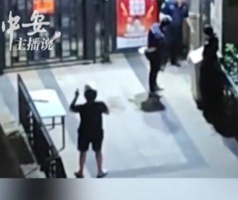 活不起了！深圳一用户白嫖96元外卖后恶意投诉并且申请退款，骑手连续两晚在小区门外