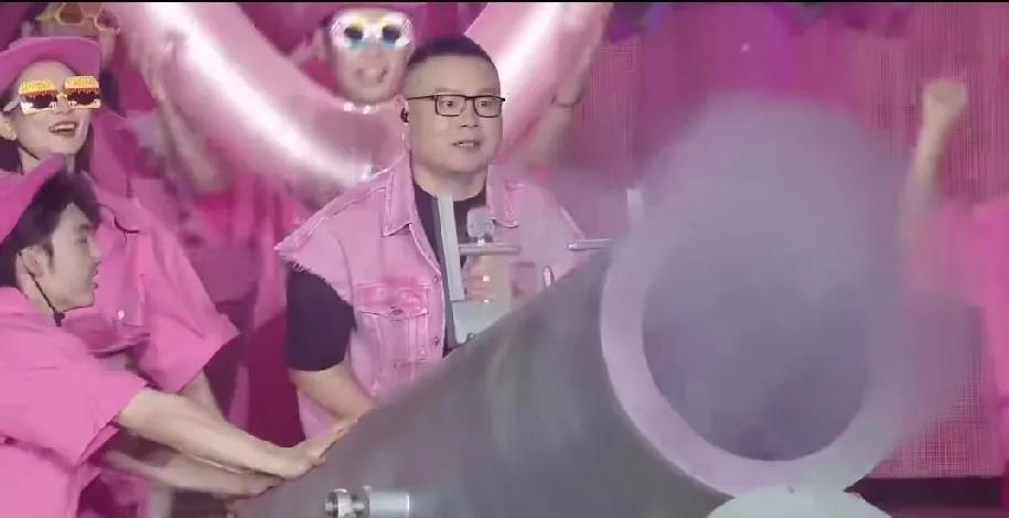 岳云鹏个人演唱会爆火的深层原因！岳云鹏个人演唱会在北京如期举行，没有想到场场爆