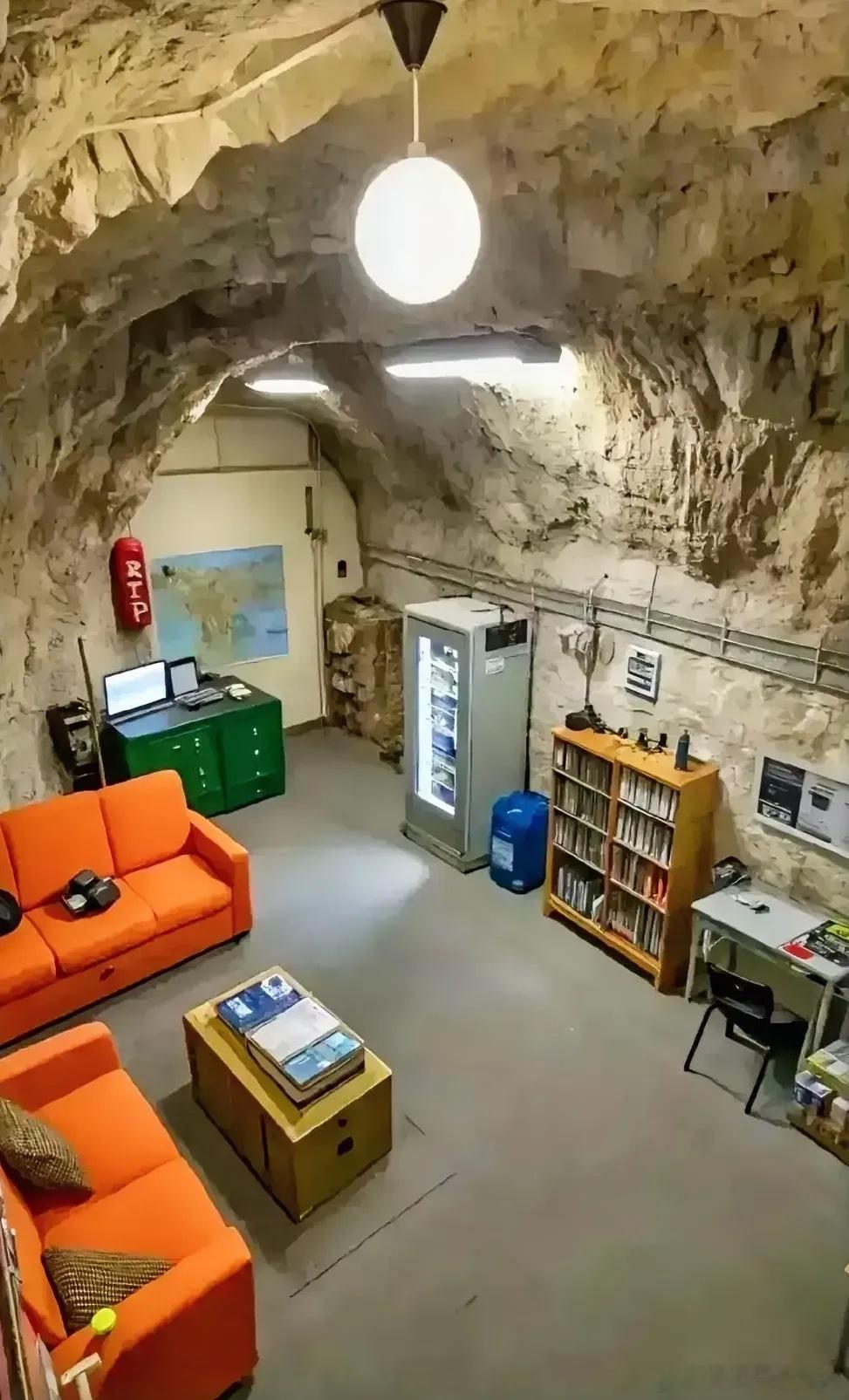 年薪30w,给你这配置，你能在这洞里住三年？​​​