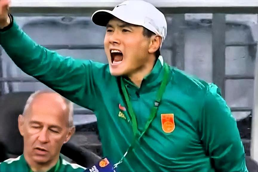 邵佳一执教国足的未来规划邵佳一的未来规划核心是推倒重建、年轻化、体系化、冲击