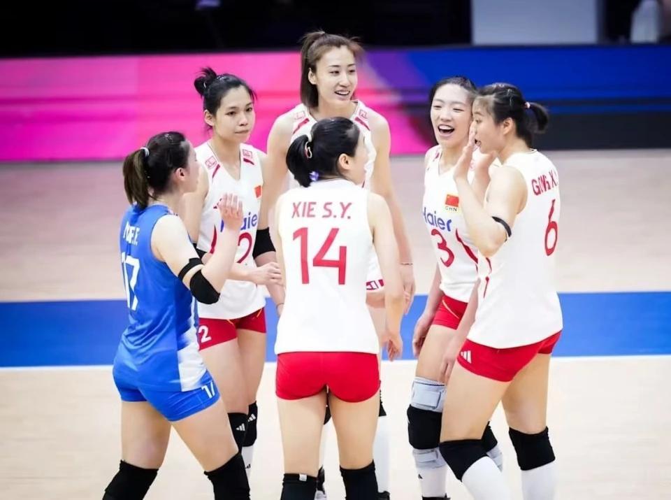 相信中国女排完全有可能击败美国女排别看美国女排在今年的世联赛分站赛中