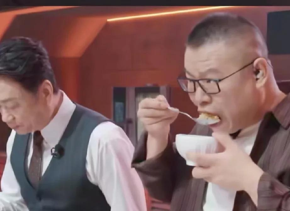 一碗卖588的扬州炒饭，岳云鹏吃了后虽然觉得好吃，但还是把参赛者淘汰了。高情商的