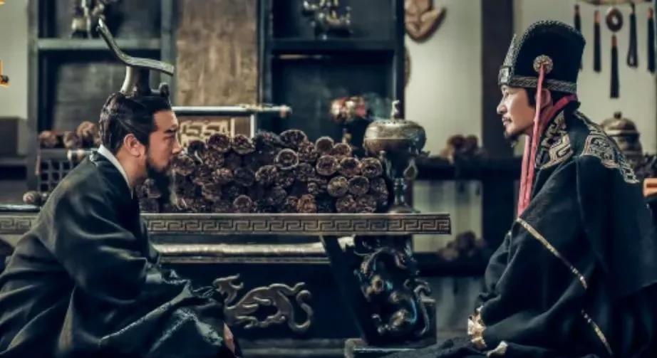七国之乱爆发后，作为执政大臣的晁错首先想到的不是平叛，而是觉得千载良机来了，可以