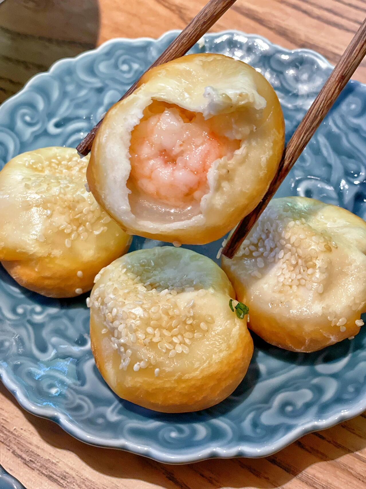 江苏苏州美味，小吃美食攻略！苏州美食美食推荐：1、苏式生煎、苏式大虾生煎、
