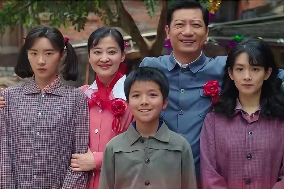 今晚央视一套首播那部年代剧，40集整，主演卡司一溜名字往下捋，王仁君刘琳李雪琴潘