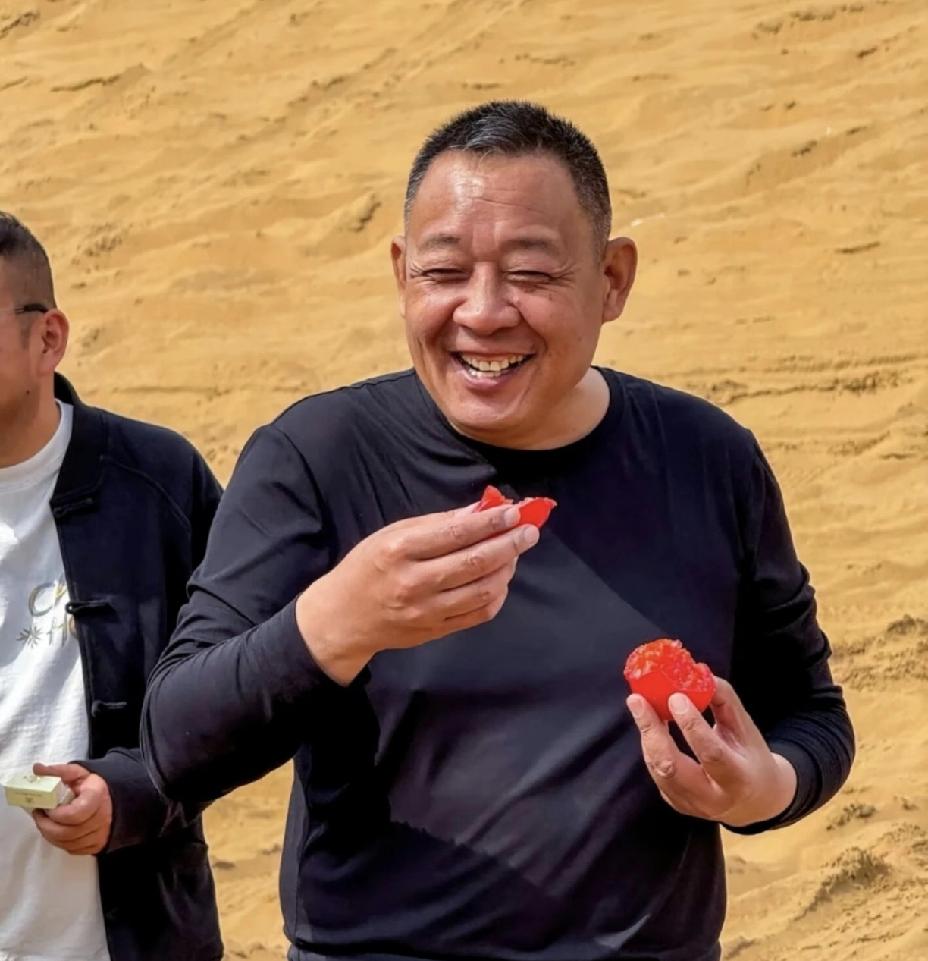 于东来这句话，确实让很多人沉默了。他说：未来三年，胖东来不会盲目扩张，而是专